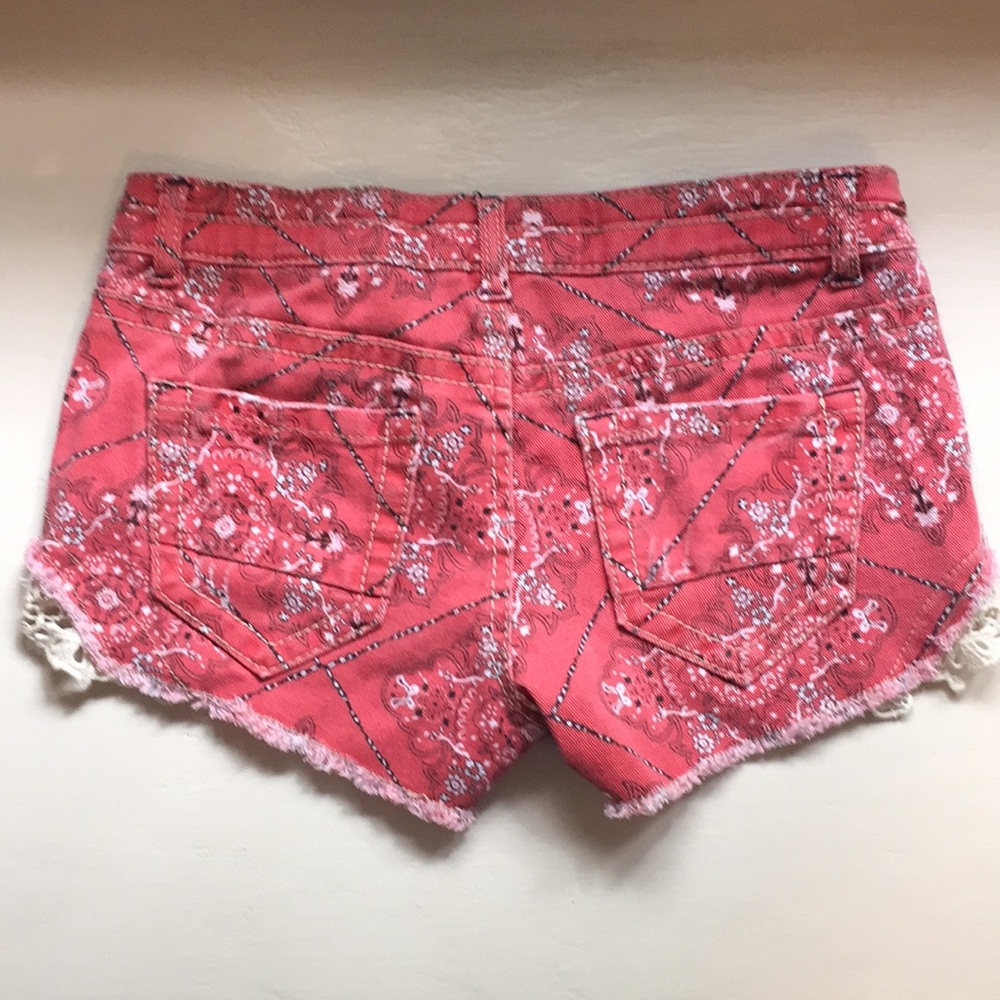 Shorts - Picture 2 of 3